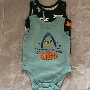 Boy’s onesie size 0-3 months